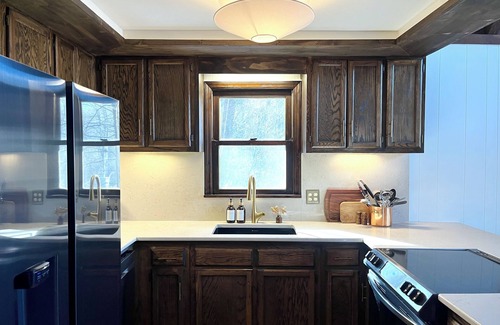 Boone Ski Chalet | MtView TheaterGameRm Heated Floors Fire-pit Playground Tennis and Basketball