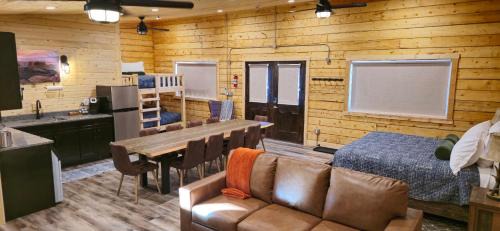 Hanksville House | Muddy Creek Mining Company