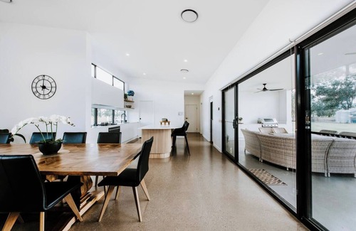 Bombira House | Mudgee Haven Stunning Terra Modern Design