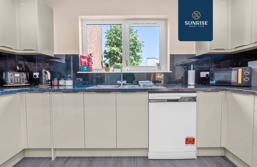 Glenisla House | Muirton 1 - 4 Rooms, 4 Large Beds