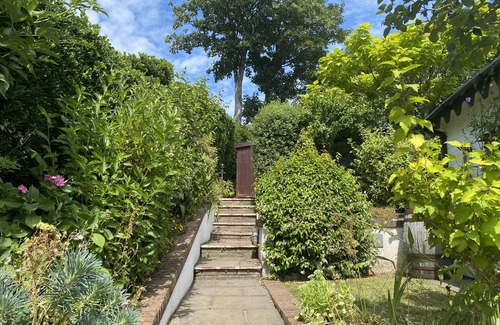 Newton Ferrers Cabin | Mulberry Leaf is situated on the banks of Newton Creek