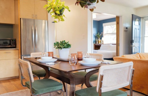 Downtown House | Mulberry on Bragg - Curated stay minutes from downtown