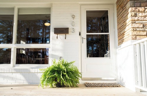 Downtown House | Mulberry on Bragg - Curated stay minutes from downtown