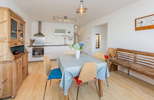 Dunbeacon House | Mulroe Cove - The Boathouse, Fisherman's Lane