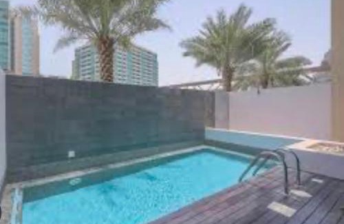 Abu Dhabi City Center Bed & Breakfast | Muneera B&B - LADIES ONLY