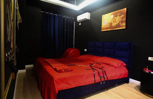 Tirana Apartment | Muret Mistike