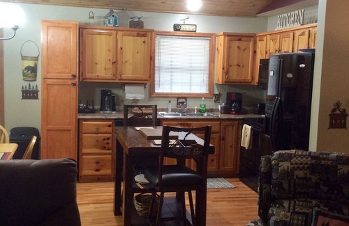 Murphy House | MURPHY, NC Rustic Trail Retreat Cabin