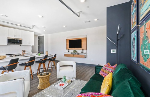 Rolling Mill Hill Condo | Muse | City-view third-floor condo with private balcony & AC