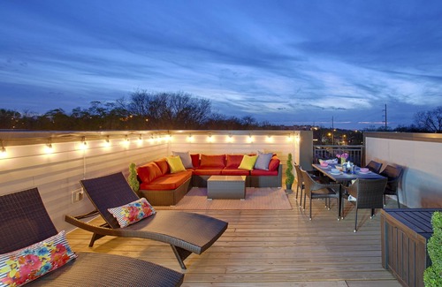Nashville House | ★ Music City Mural ★ Downtown Rooftop Urban Chic