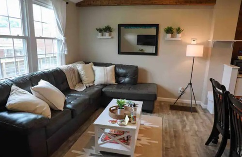 Salemtown House | Music City Townhouse in Historic Germantown
