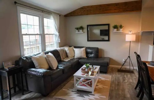 Salemtown House | Music City Townhouse in Historic Germantown