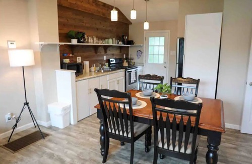 Salemtown House | Music City Townhouse in Historic Germantown