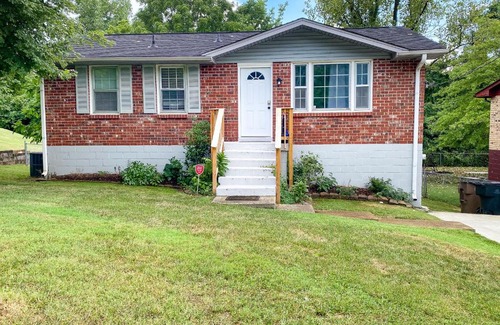 Talbot's Corner House | Music Maker