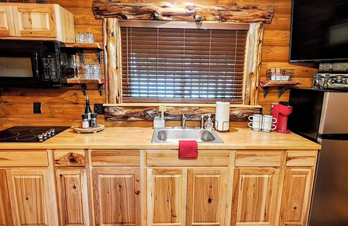 Mid America Cabin | Music Mountain Retreat Cabin A