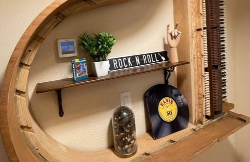 Rosedale House | Music-themed, walking distance to Westport and KU Med!! Circle bed.