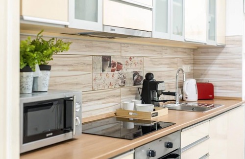 Erzsebetvaros Apartment | Musicians Neighborhood in City Center Budapest