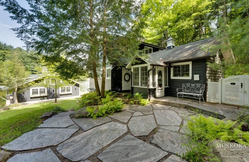 Muskoka Lakes House | Muskoka retreat located in one of the most sought after areas of Muskoka