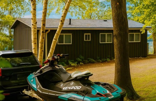 Utterson Cottage | Muskoka Waterfront Cottage on Three Mile Lake