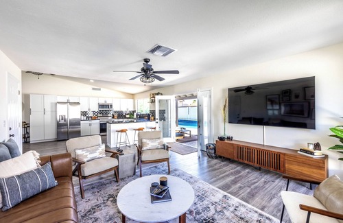 Chandler House | MUST SEE! Heated Jacuzzi w/Pool! Newly Remodeled! Mid-Century Modern Decor!