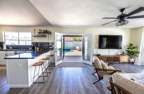 Chandler House | MUST SEE! Heated Jacuzzi w/Pool! Newly Remodeled! Mid-Century Modern Decor!