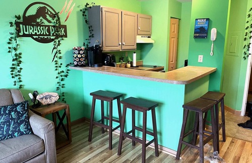 Hancock Apartment | Must See Jurassic Jiminy Suite Country Inn - Sleeps 4 Ski On/Off Mountain