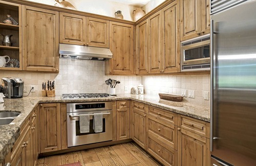 Edwards House | Must See - Million $ Townhome - Best Value - Ideal Location Close to Lift