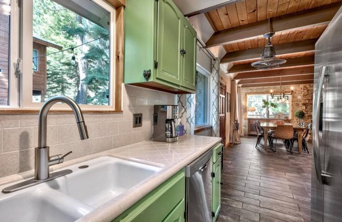 Pioneer Trail House | Mv30 unique Lake Tahoe cabin with great wifi