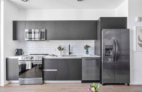 Downtown Miami Apartment | MVR - 41st Floor Studio with Stunning Ocean Views