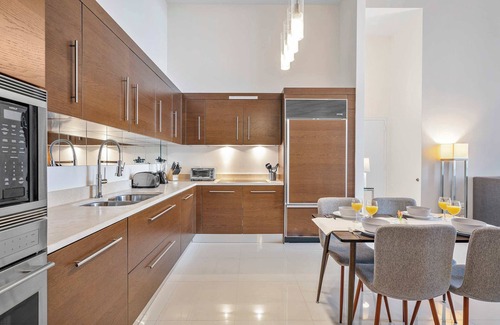 Downtown Miami Apartment | MVR-Water Views & Modern Luxury
