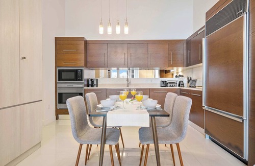 Downtown Miami Apartment | MVR-Water Views & Modern Luxury
