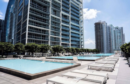 Downtown Miami Apartment | MVR-Water Views & Modern Luxury