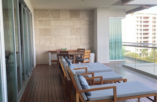 Playacar Apartment | Spacious 3-bedroom apartment with Spa , WiFi in welcoming Riviera Maya