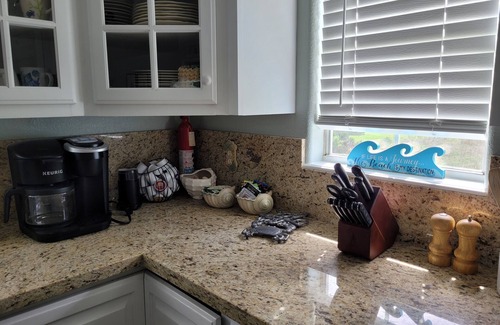 Crystal Beach House | "My Crystal Beach House" -Updates - 2024, WiFi, Pet Friendly, Close to Beach!