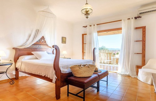 Santa Eulalia del Rio Villa | My Rental Homes - Villa Jhon with private pool, garden and barbeque