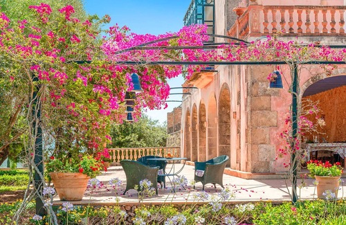 Santa Margalida Villa | My Rental Homes | Villa Hunt with private pool and big gardens
