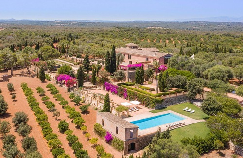 Santa Margalida Villa | My Rental Homes | Villa Hunt with private pool and big gardens
