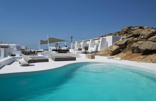 Tourlos House | My Rental Homes - Suite Ruby, in Tourlos area, with shared pool and sea view