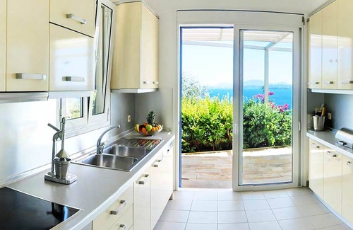Petaleia Villa | My Rental Homes - Villa Aspro with swimming pool with jacuzzi, terrace sea view
