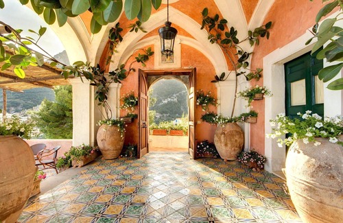 Positano Villa | My Rental Homes - Villa degli Affreschi immersed in a 1000 sq m garden with pool