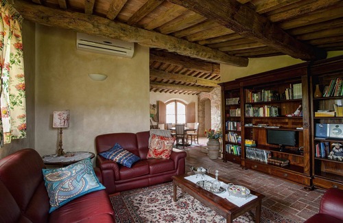 Pienza Villa | My Rental Homes - Villa Pienza with private pool and garden. Wonderful view