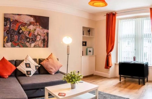 Dundee Apartment | Mycosy near the Park, 1 BR Apartment, Great Location- Dundee