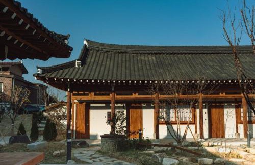 Namwon House | Myeongjigak