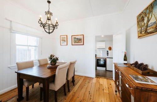 Central Mudgee House | Mygoura Cottage - Charming Country Living in Town