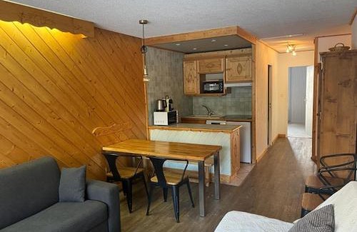 Val Claret Apartment | MyHome - Moutières B2 17 - Grand 2 pièces traversant au Val Claret, 4 à 6 pers