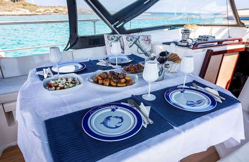 Tourlos Boat Rental | Mykonos - Private accommodation and cruise in Luxury sailing yacht