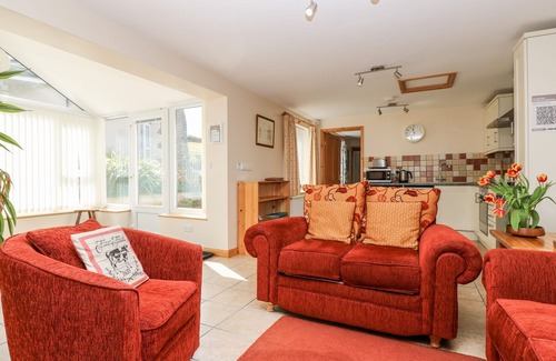 Redruth Cottage | MYNHEER FARM BOWJI, family friendly, with open fire in Redruth