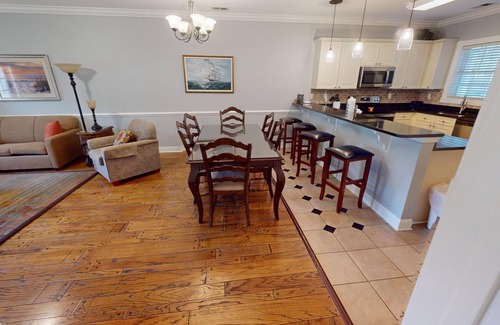 Central Myrtle Beach Condo | Myrtle Beach Golf Villa | Pool View | Beach Just Blocks | Magnolia Pointe Luster Leaf 4898-103