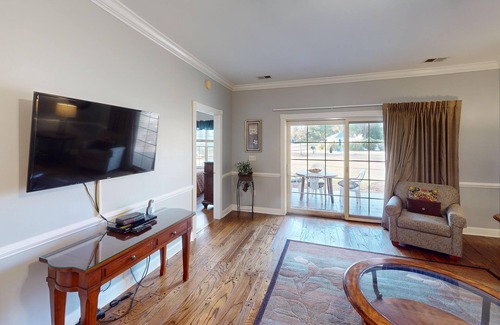 Central Myrtle Beach Condo | Myrtle Beach Golf Villa | Pool View | Beach Just Blocks | Magnolia Pointe Luster Leaf 4898-103