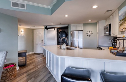 Palmetto Dunes Apartment | MyStay at 2519 Villamare: Luxurious Penthouse Retreat Breathtaking Ocean Views!