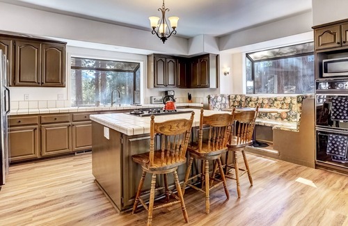 Lower Kingsbury Condo | Mystic Pine -30+ day rental